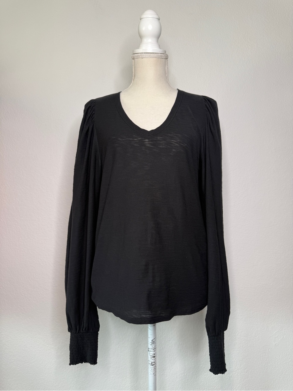 Nation LTD Black Pima Cotton Blouse V‑Neck Smocked Cuffs Lightweight Size M